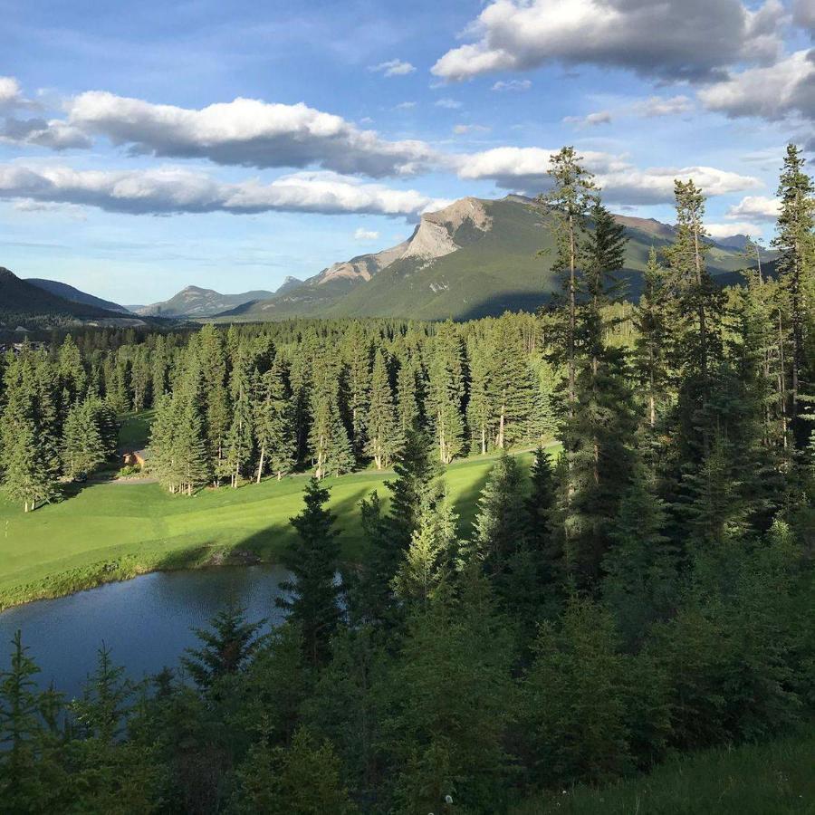 Wanna Get Away This Summer And Fall At The Crossing Canmore Eksteriør billede