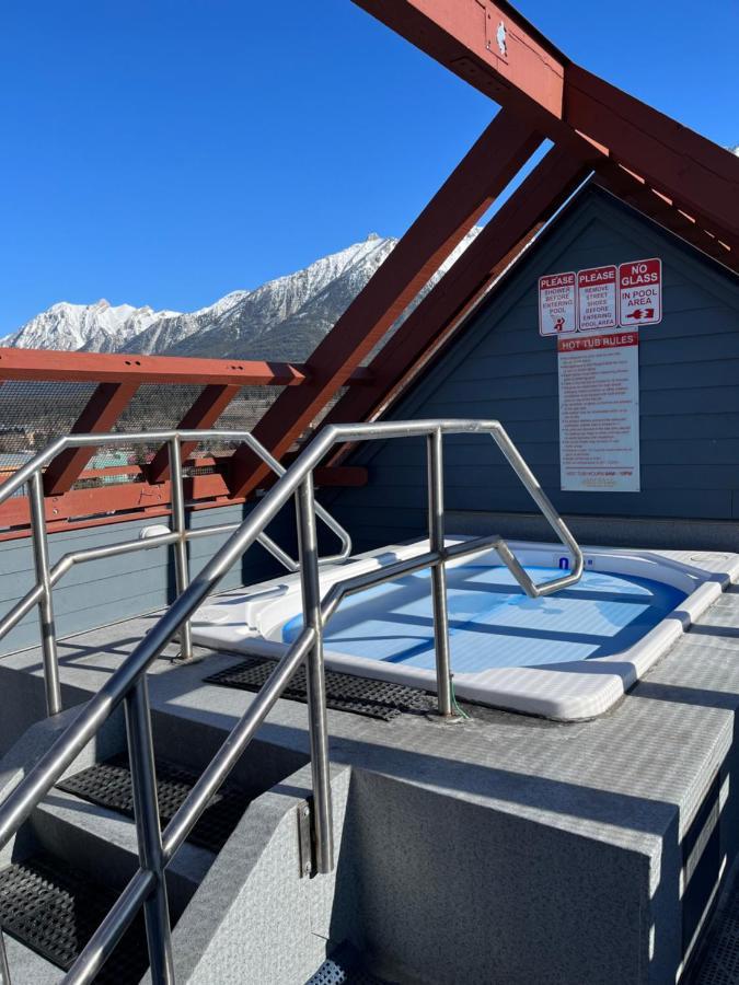 Wanna Get Away This Summer And Fall At The Crossing Canmore Eksteriør billede